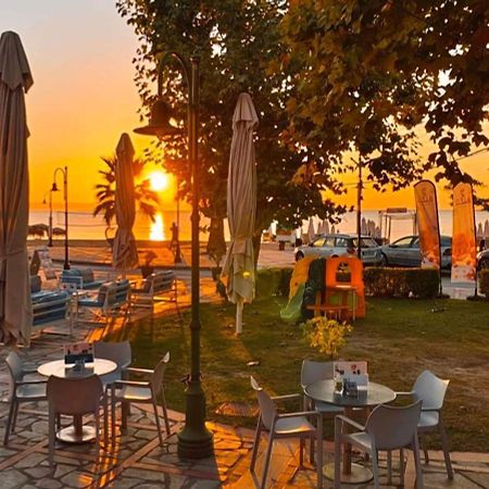 Amalia Mare Sea View & Beach Cafe - Bistro Nea Vrasna Exterior photo